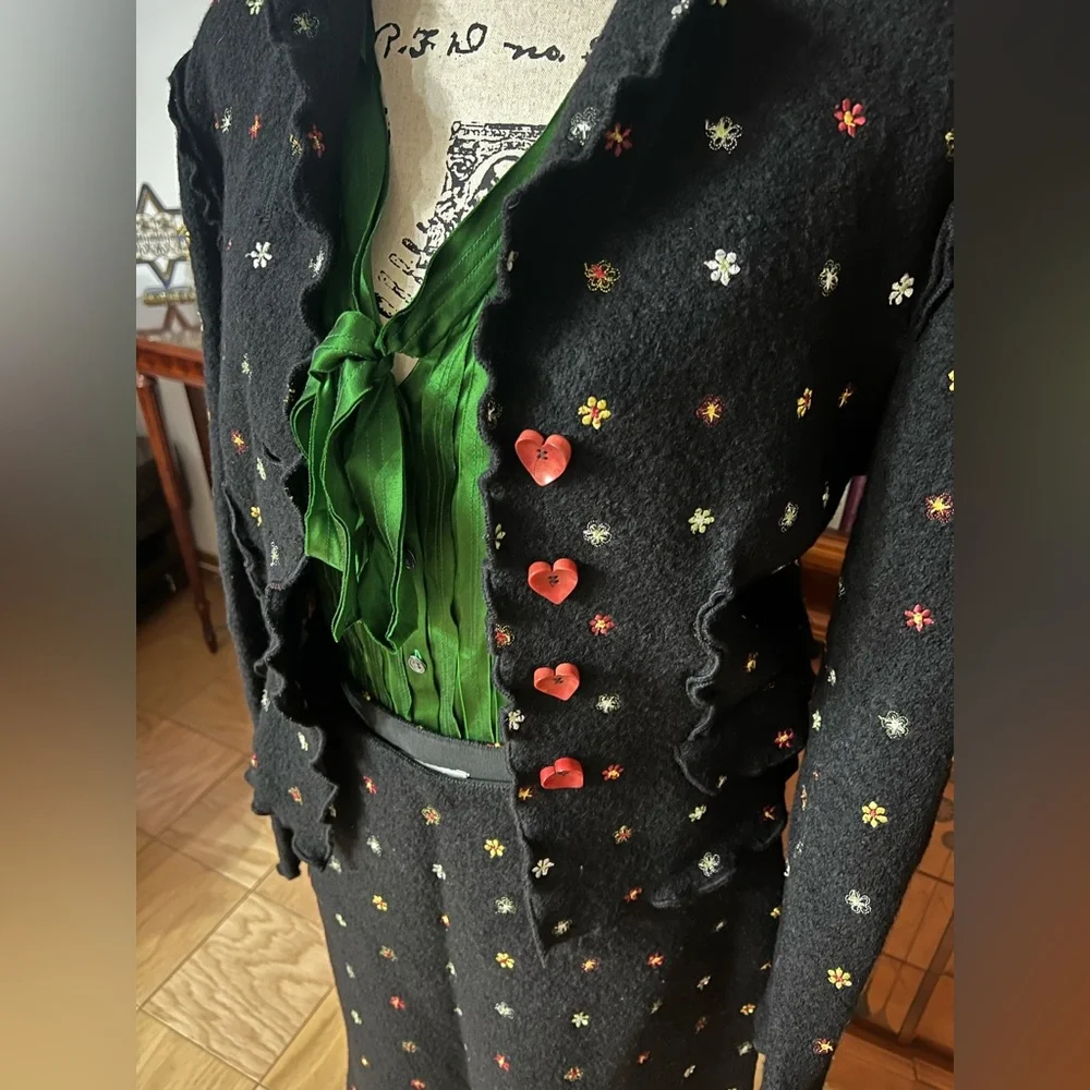 Moschino embroidered Suit. Sz 14. Italy - Picture 3 of 17